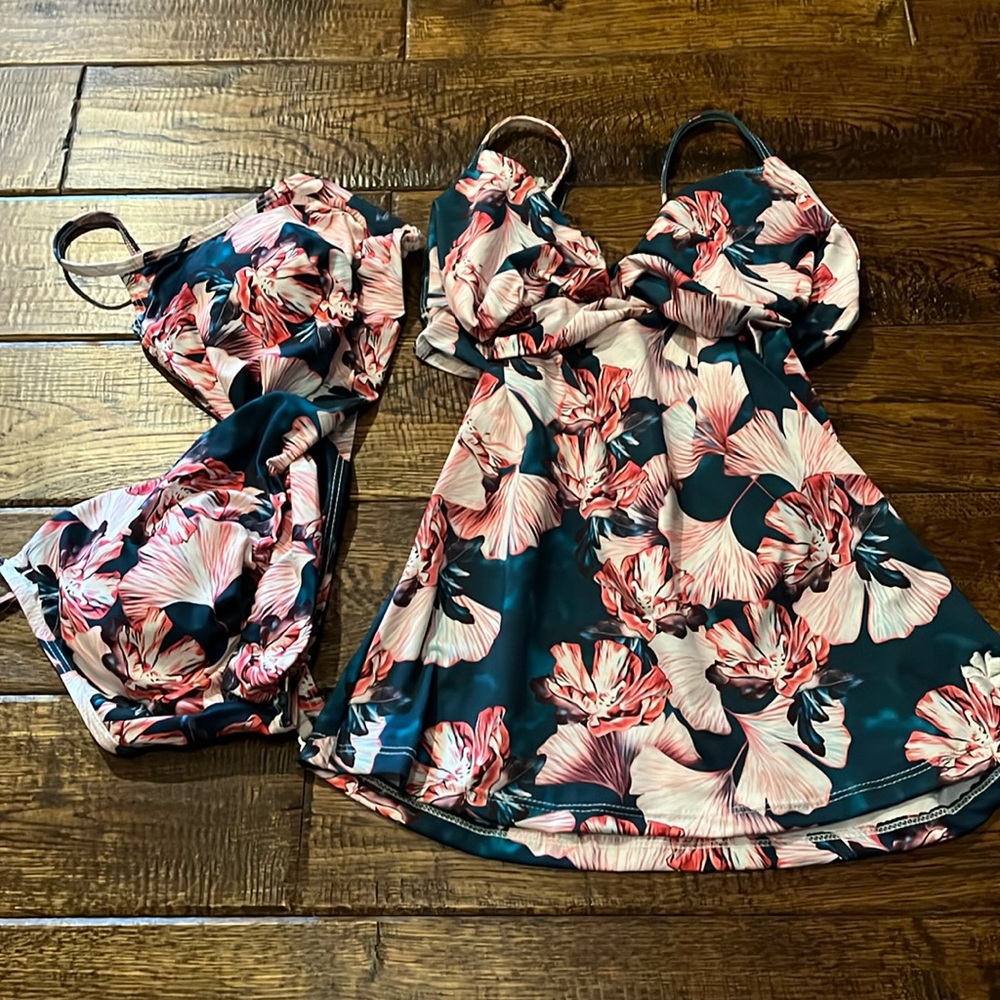Hapari swimsuit tops - Picture 1 of 2